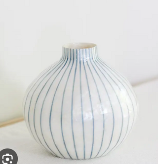 Capiz Onion Vase (Natural/Blue Lines)